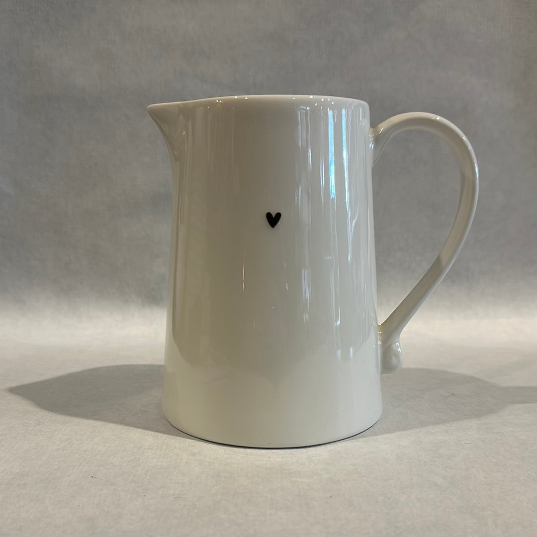 Jug White Heart In Black