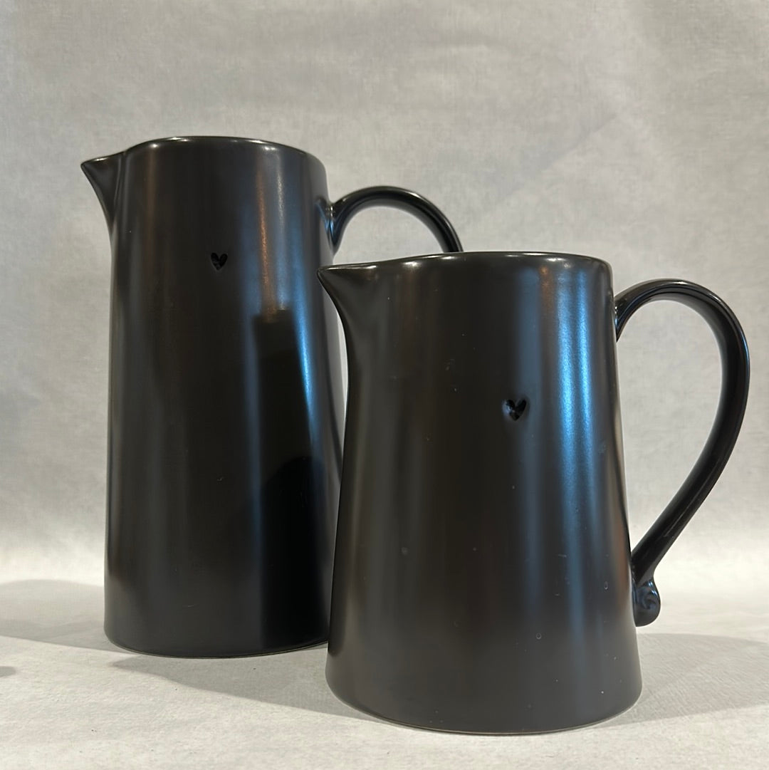 Jug Matt Black Heart In Black