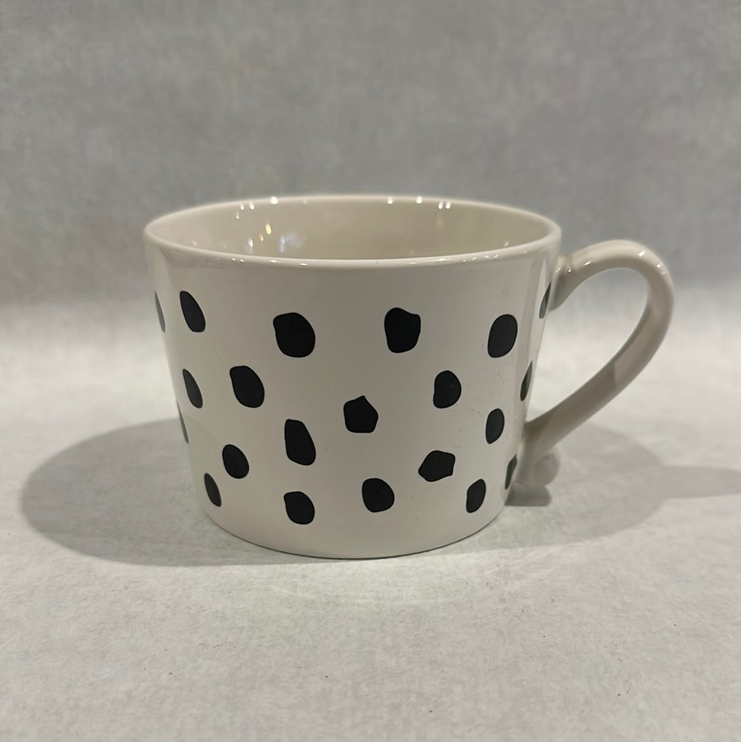 White Cup/Dots Black