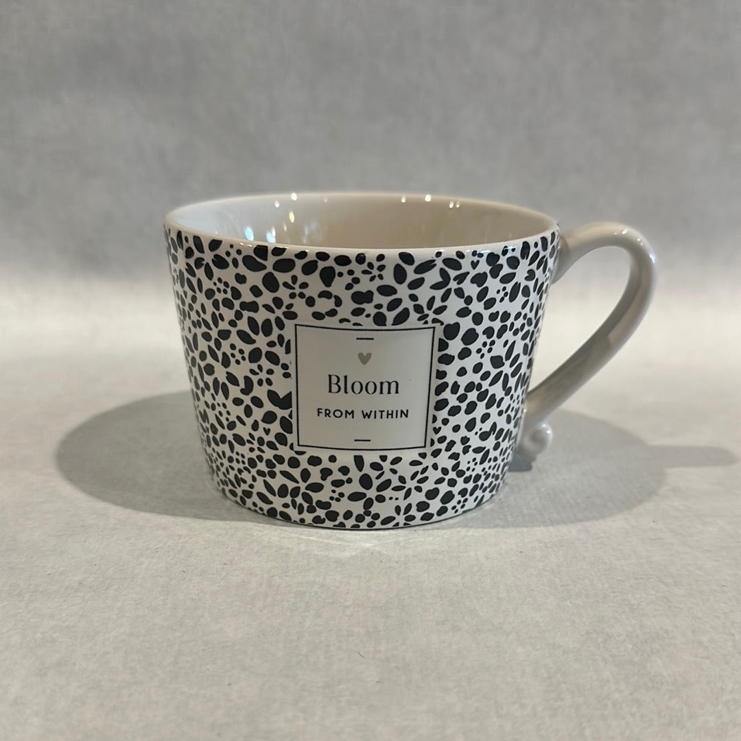 Cup White/Bloom From Within Black